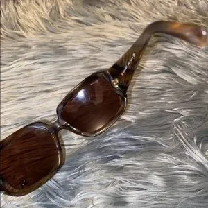 Vintage CLASSIC BURBERRY Sunglasses #B4039 Burberry | Accessories | Vintage Classic Burberry Sunglasses  main image 2